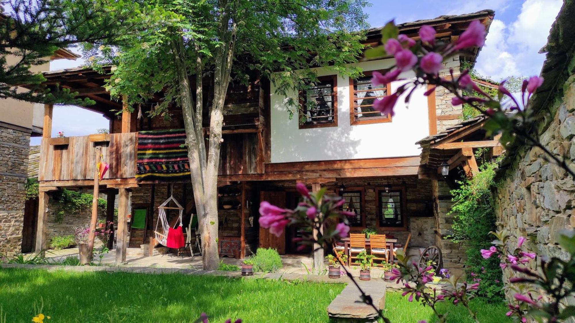 Kalinia Guesthouse B&B Kovacevica Exterior photo